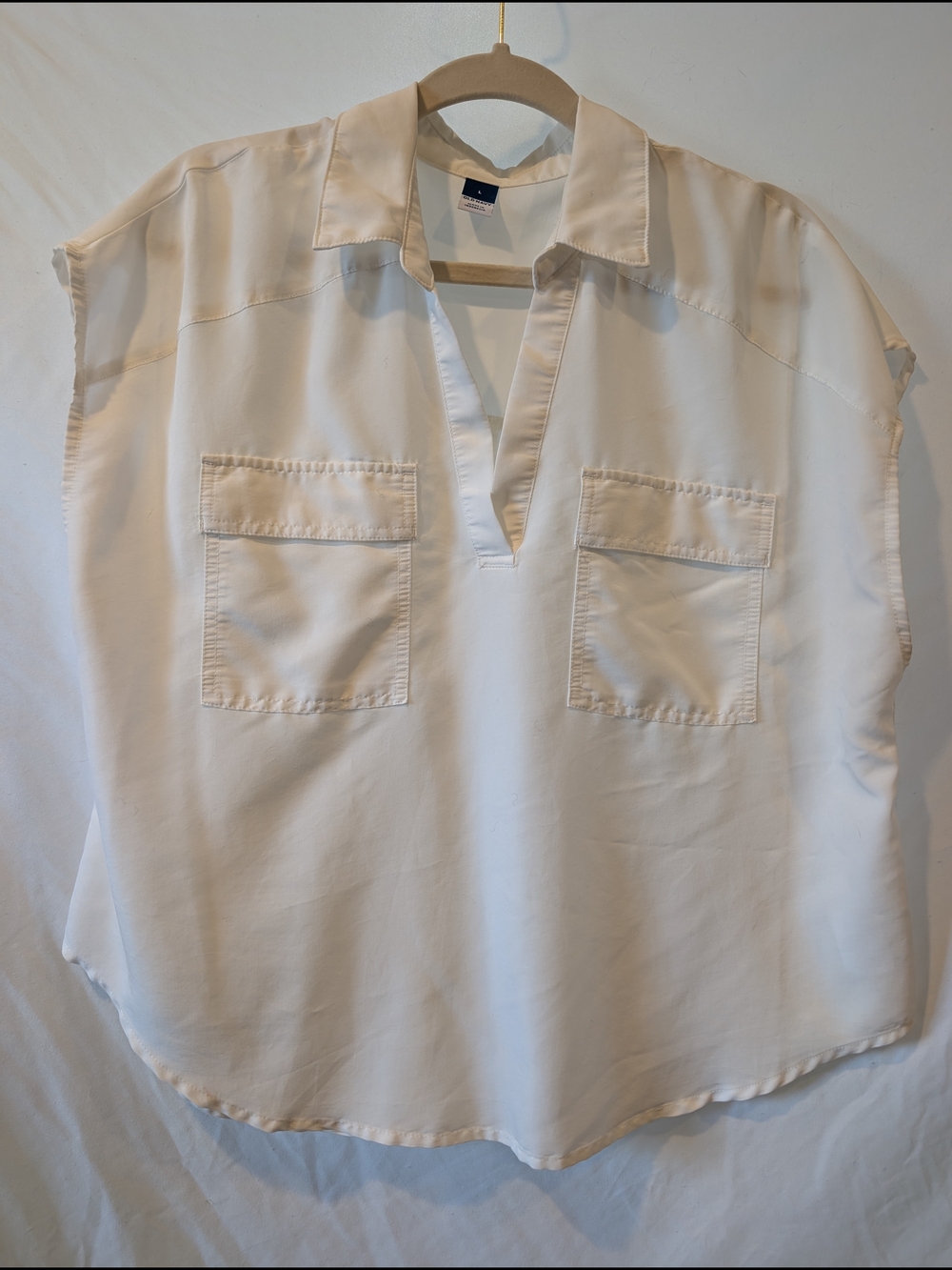 Old Navy Cream Split V-Neck Relaxed popover Pocket Blouse L - Picture 1 of 4